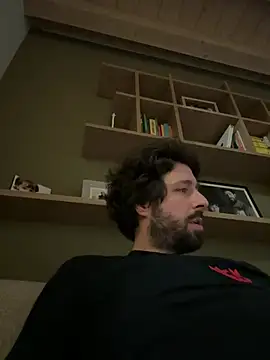 Snapshot of Ovett086 chatting on 03-25-26, 04:46 Ovett086 online show from 03-25-26, 04:46