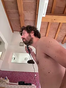 Snapshot of Ovett086 chatting on 04-11-26, 08:18 Ovett086 online show from 04-11-26, 08:18