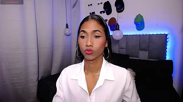 Snapshot of Alissemasiel chatting on 11-28-25, 10:34 Alissemasiel online show from 11-28-25, 10:34