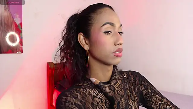 Snapshot of Alissemasiel chatting on 12-23-25, 04:32 Alissemasiel online show from 12-23-25, 04:32