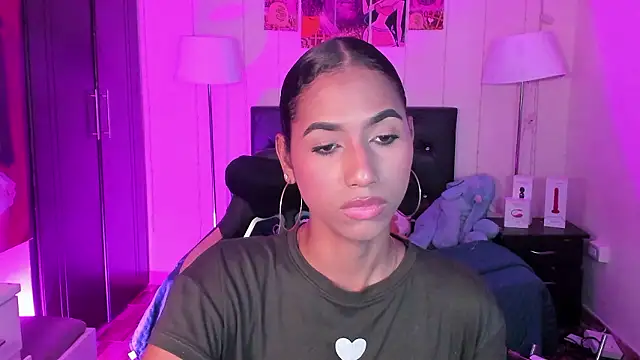 Snapshot of Alissemasiel chatting on 02-04-26, 05:41 Alissemasiel online show from 02-04-26, 05:41