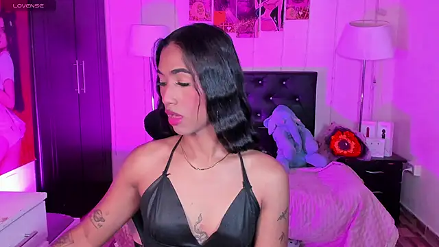 Snapshot of Alissemasiel chatting on 03-12-26, 08:37 Alissemasiel online show from 03-12-26, 08:37