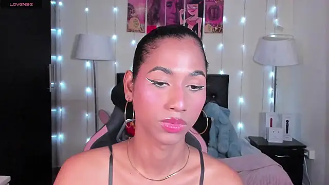 Snapshot of Alissemasiel chatting on 04-10-26, 04:33 Alissemasiel online show from 04-10-26, 04:33