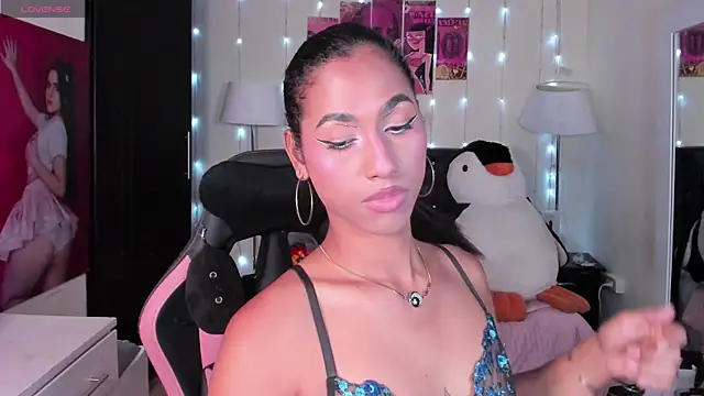 Snapshot of Alissemasiel chatting on 04-15-26, 08:09 Alissemasiel online show from 04-15-26, 08:09