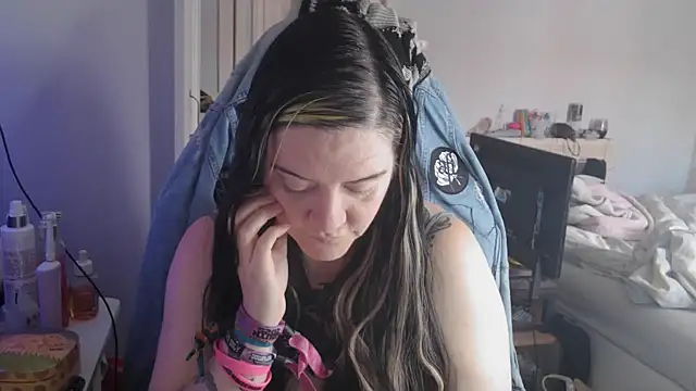 AureliaXOX online show from 09-21-25, 10:17