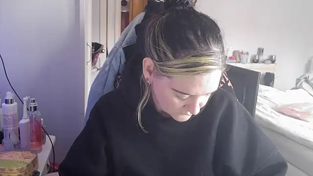 AureliaXOX online show from 09-23-25, 11:02