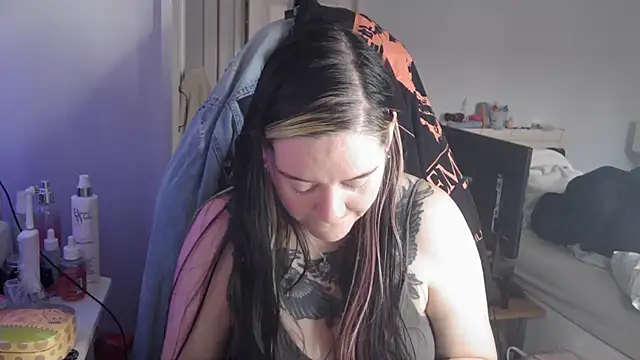 AureliaXOX online show from 09-26-25, 08:51