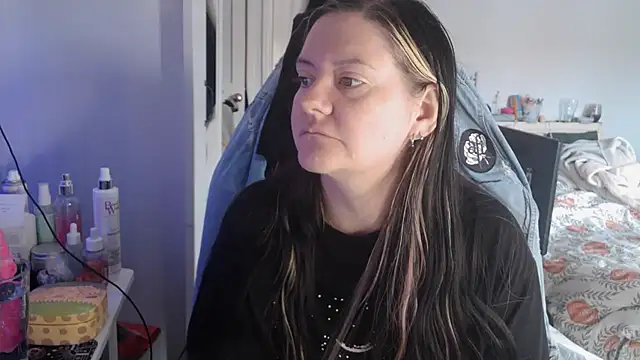 AureliaXOX online show from 10-02-25, 09:38