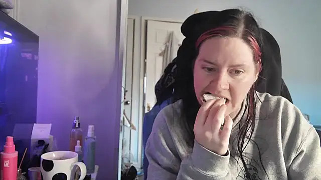 AureliaXOX online show from 12-02-25, 12:32