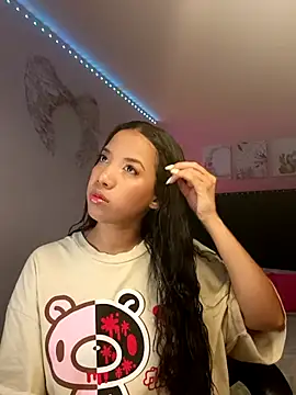 SallyWhitee online show from 04-07-26, 06:14