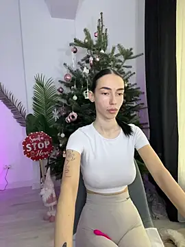 Celine Roxelle online show from 11-18-25, 11:58