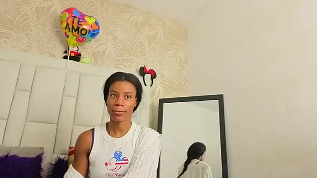 Snapshot of dafnnelewis chatting on 04-18-26, 11:14 dafnnelewis online show from 04-18-26, 11:14
