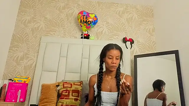 Snapshot of dafnnelewis chatting on 04-22-26, 11:56 dafnnelewis online show from 04-22-26, 11:56