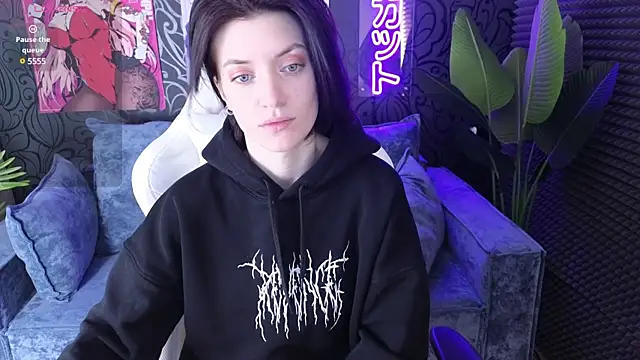 roxy riot  online show from 02-17-25, 01:25