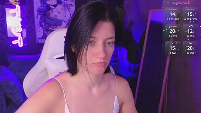 roxy riot  online show from 04-04-26, 01:26