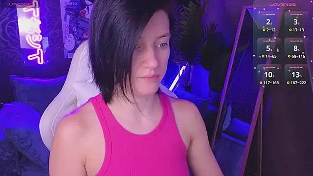 roxy riot  online show from 04-15-26, 01:23