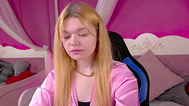 Snapshot of AdeleCartier chatting on 03-07-25, 12:48 AdeleCartier online show from 03-07-25, 12:48