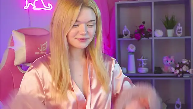 Snapshot of AdeleCartier chatting on 03-23-25, 07:09 AdeleCartier online show from 03-23-25, 07:09