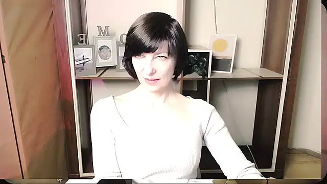  AngeliaFlow  online show from 05-31-26, 09:05