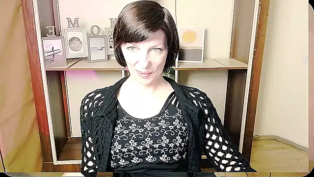 Snapshot of _AngeliaFlow_ chatting on 06-17-26, 08:06 AngeliaFlow online show from 06-17-26, 08:06