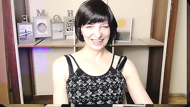 Snapshot of _AngeliaFlow_ chatting on 06-27-26, 09:36 AngeliaFlow online show from 06-27-26, 09:36