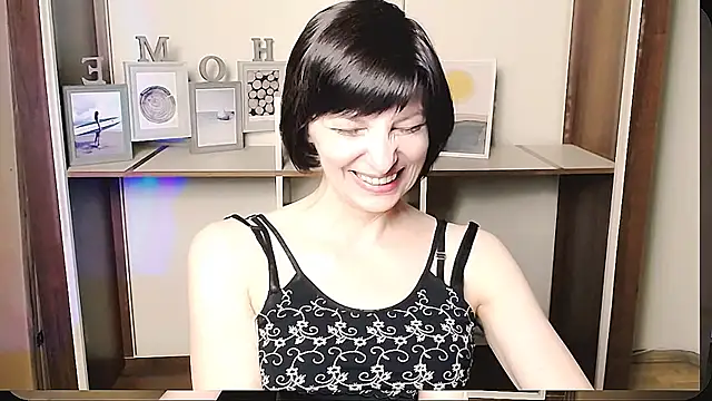 Snapshot of _AngeliaFlow_ chatting on 06-27-26, 12:22 AngeliaFlow online show from 06-27-26, 12:22