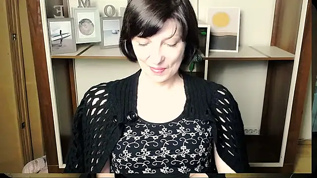 Snapshot of _AngeliaFlow_ chatting on 07-12-26, 06:37 AngeliaFlow online show from 07-12-26, 06:37