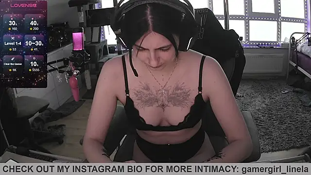 Snapshot of Gamergirl-Linela chatting on 06-19-26, 03:55 Gamergirl-Linela online show from 06-19-26, 03:55