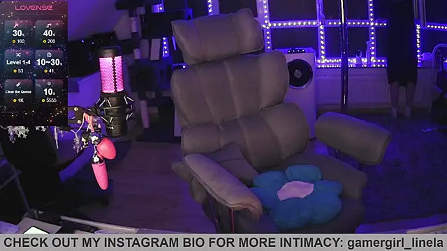 Snapshot of Gamergirl-Linela chatting on 06-19-26, 09:07 Gamergirl-Linela online show from 06-19-26, 09:07
