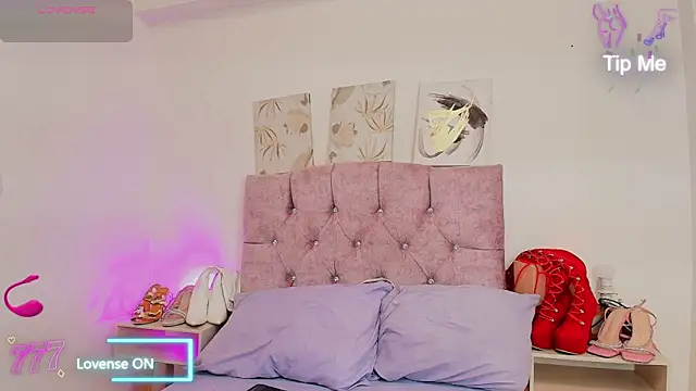 Skye Moore online show from 04-01-26, 07:00