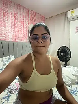 Snapshot of Tana_latin chatting on 03-15-26, 01:33 Tana latin online show from 03-15-26, 01:33