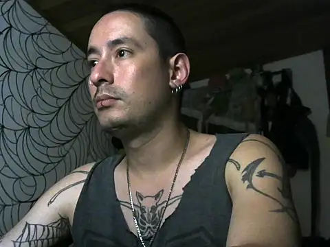 Snapshot of vampireathome chatting on 05-17-26, 03:15 vampireathome online show from 05-17-26, 03:15