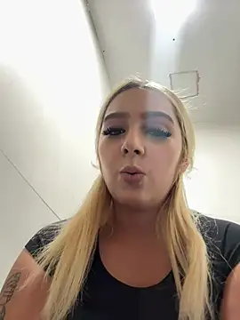 hotamanda01 online show from 03-12-26, 08:37