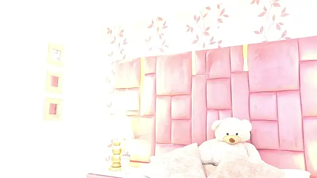 Snapshot of ArianaFranco chatting on 06-15-26, 02:52 ArianaFranco online show from 06-15-26, 02:52