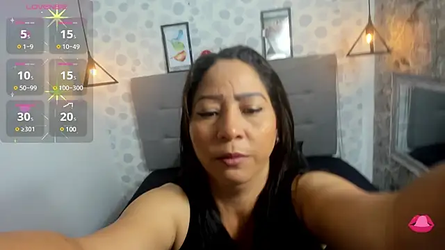 Snapshot of Michelle__taylor chatting on 02-09-25, 10:54 Michelle taylor online show from 02-09-25, 10:54