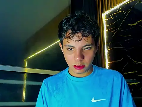 Alessandro 1610 online show from 06-18-26, 04:46
