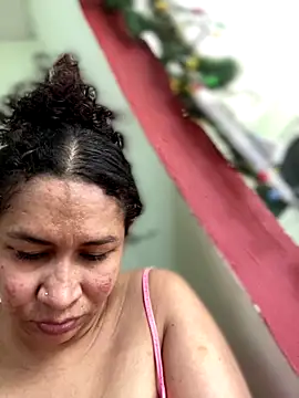 Snapshot of Carola-Ross chatting on 01-05-26, 05:27 Carola-Ross online show from 01-05-26, 05:27