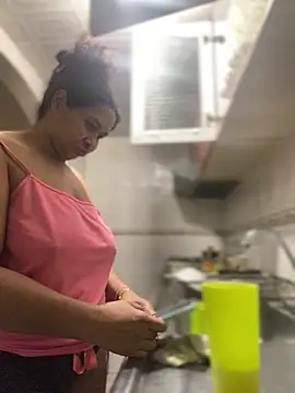 Snapshot of Carola-Ross chatting on 01-17-26, 04:22 Carola-Ross online show from 01-17-26, 04:22