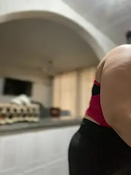 Snapshot of Carola-Ross chatting on 02-09-26, 05:50 Carola-Ross online show from 02-09-26, 05:50