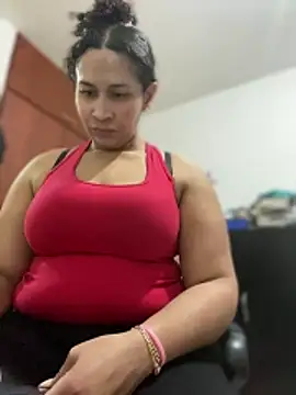 Snapshot of Carola-Ross chatting on 02-13-26, 05:31 Carola-Ross online show from 02-13-26, 05:31