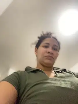 Snapshot of Carola-Ross chatting on 02-20-26, 05:24 Carola-Ross online show from 02-20-26, 05:24