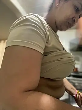 Snapshot of Carola-Ross chatting on 03-19-26, 05:17 Carola-Ross online show from 03-19-26, 05:17