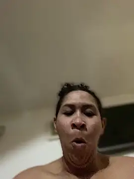 Snapshot of Carola-Ross chatting on 03-22-26, 02:42 Carola-Ross online show from 03-22-26, 02:42