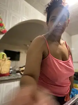 Snapshot of Carola-Ross chatting on 04-05-26, 03:53 Carola-Ross online show from 04-05-26, 03:53