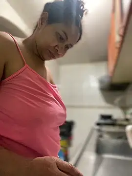 Snapshot of Carola-Ross chatting on 04-11-26, 03:49 Carola-Ross online show from 04-11-26, 03:49