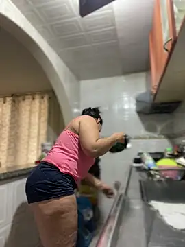 Snapshot of Carola-Ross chatting on 04-12-26, 05:07 Carola-Ross online show from 04-12-26, 05:07