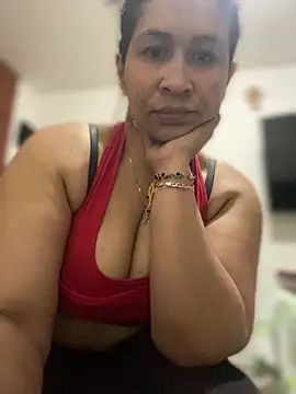 Snapshot of Carola-Ross chatting on 04-15-26, 07:58 Carola-Ross online show from 04-15-26, 07:58