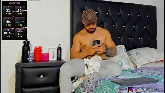 Snapshot of mikeblaree chatting on 03-07-26, 06:38 mikeblaree online show from 03-07-26, 06:38