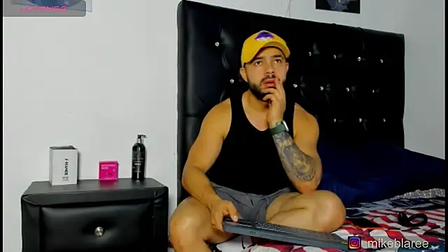 Snapshot of mikeblaree chatting on 03-30-26, 07:48 mikeblaree online show from 03-30-26, 07:48