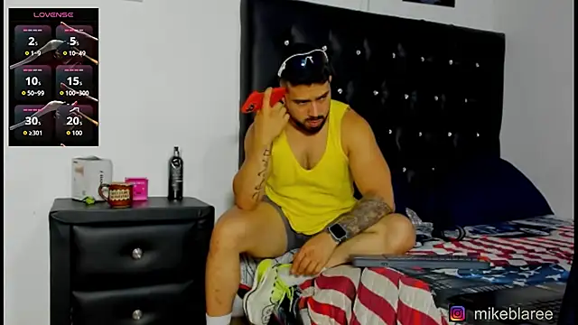 Snapshot of mikeblaree chatting on 04-03-26, 07:34 mikeblaree online show from 04-03-26, 07:34